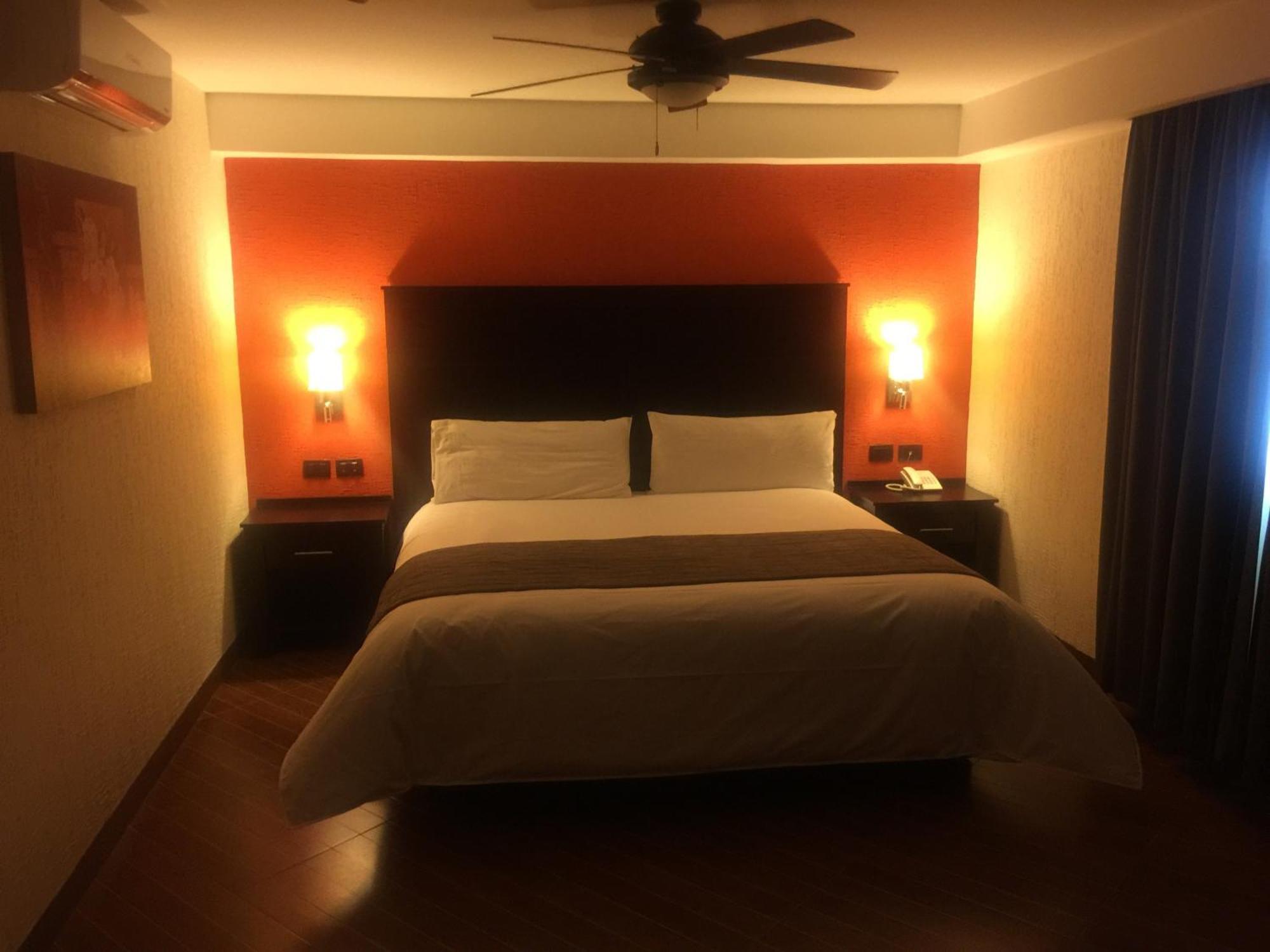 Hotel Victoria Inn San Juan del Río Екстериор снимка
